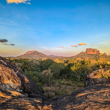 Choona Lodge 'View Of Sigiriya & Pidurangala With Sunrise' 외부 사진
