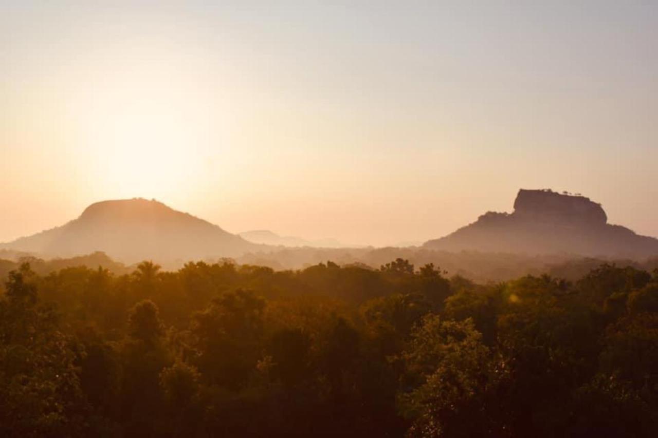 Choona Lodge 'View Of Sigiriya & Pidurangala With Sunrise' 외부 사진