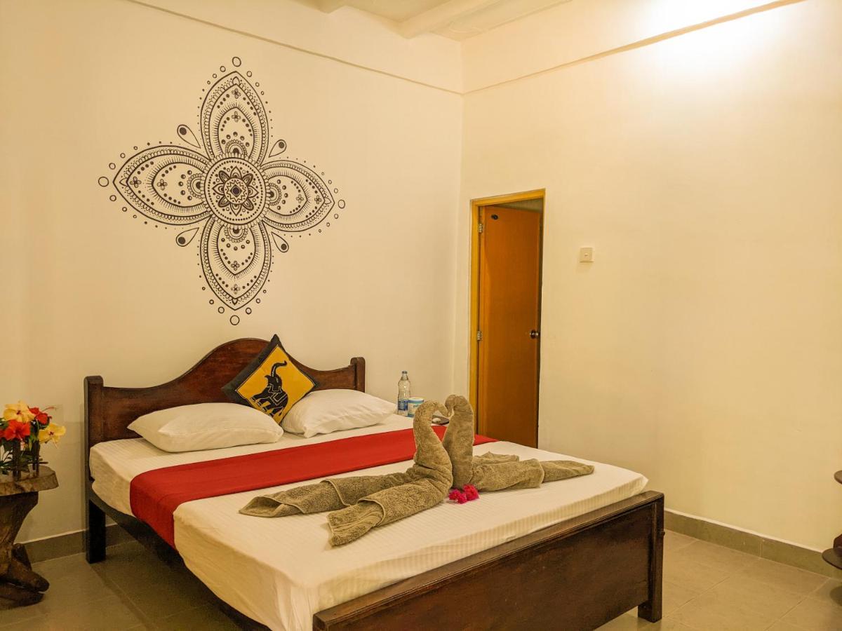 Choona Lodge 'View Of Sigiriya & Pidurangala With Sunrise' 외부 사진