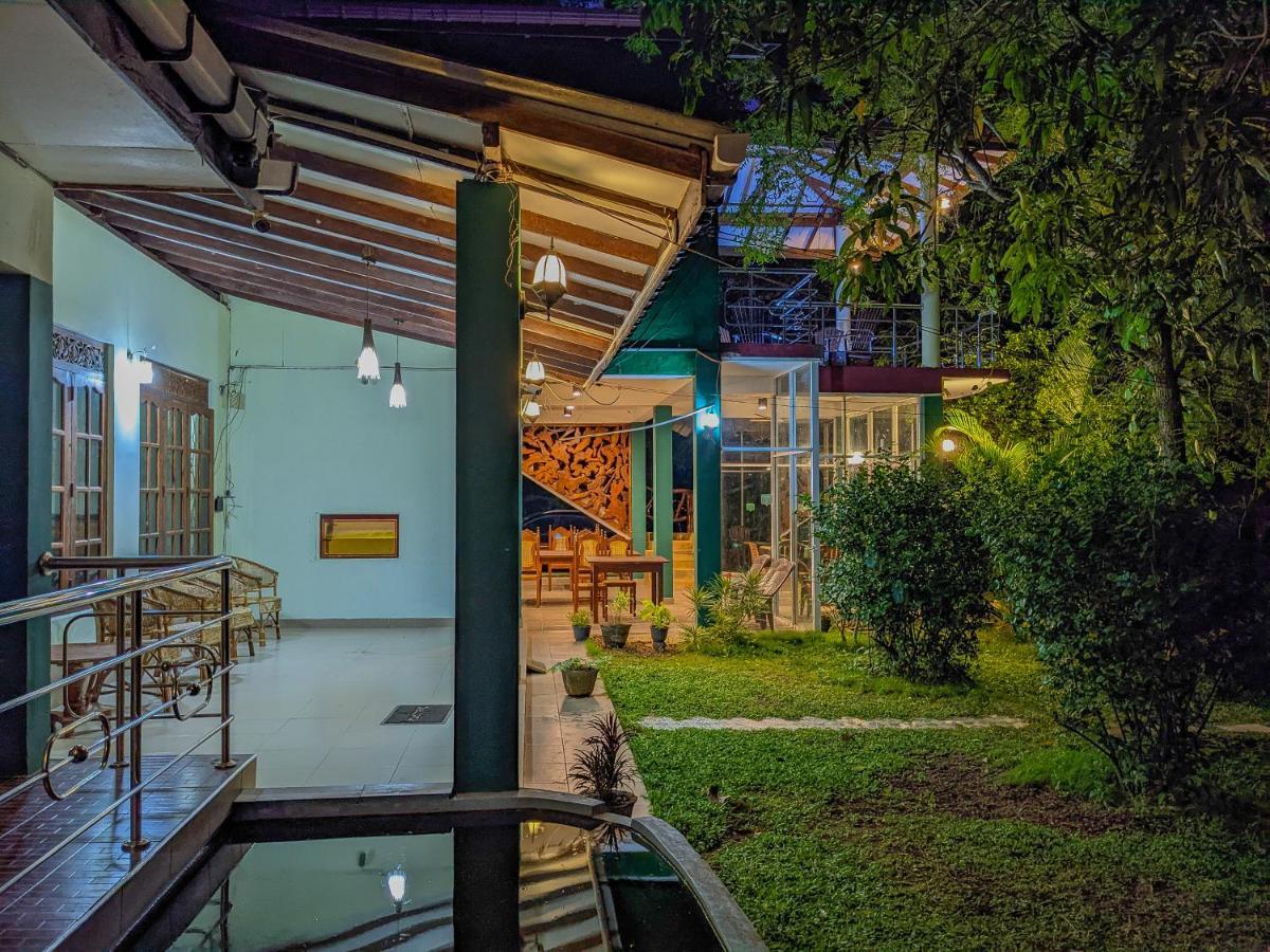 Choona Lodge 'View Of Sigiriya & Pidurangala With Sunrise' 외부 사진