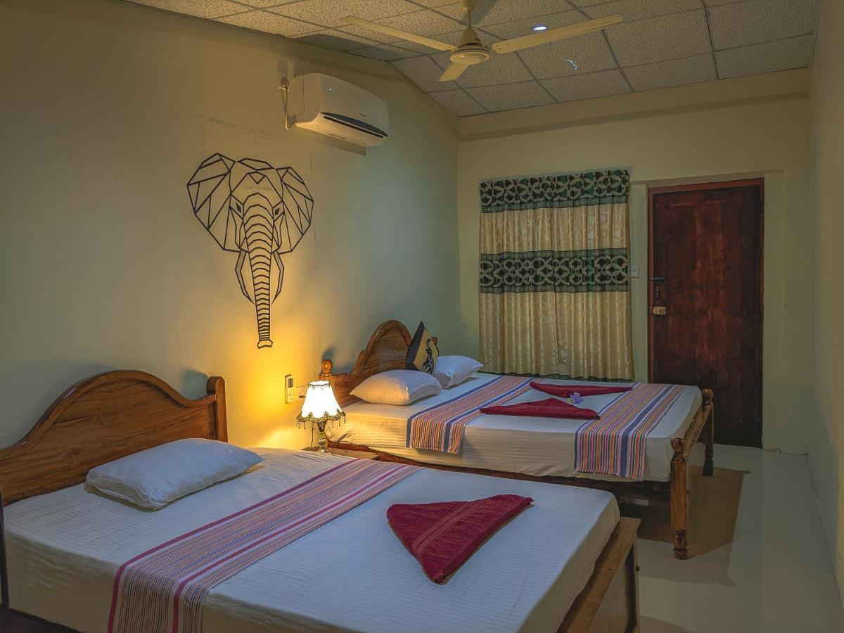 Choona Lodge 'View Of Sigiriya & Pidurangala With Sunrise' 외부 사진