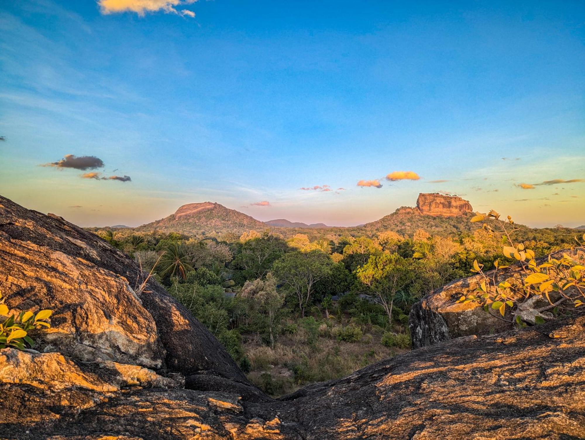 Choona Lodge 'View Of Sigiriya & Pidurangala With Sunrise' 외부 사진